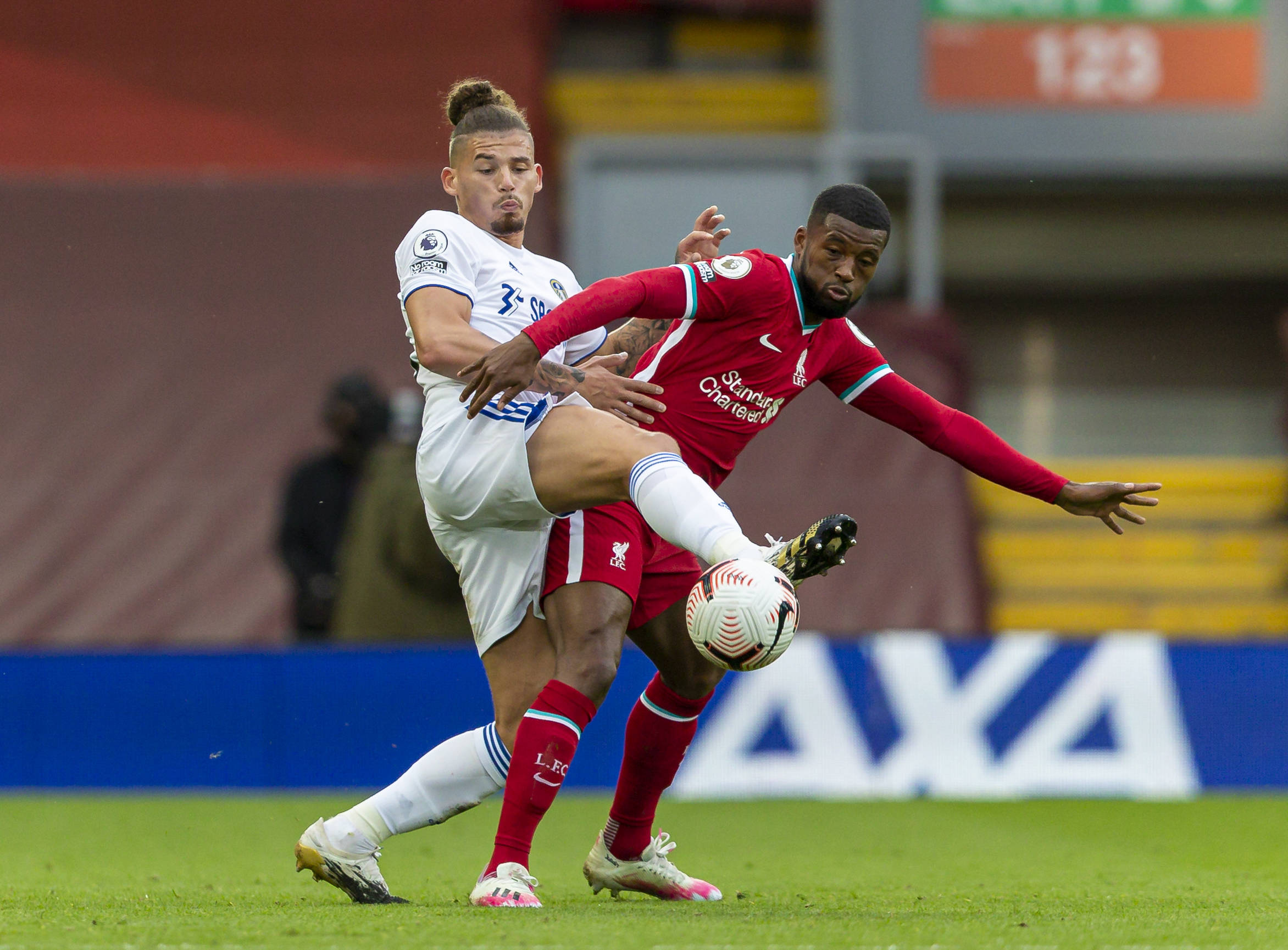 对年轻球员 对年轻球员