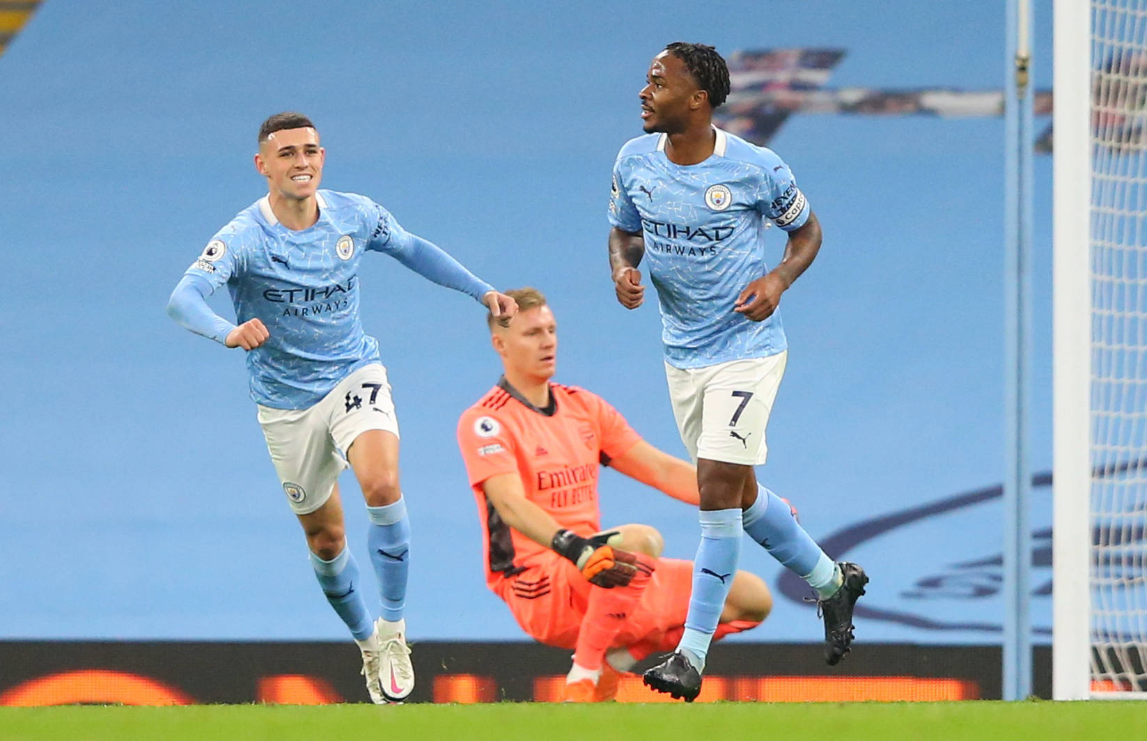 施更具攻击 施更具攻击